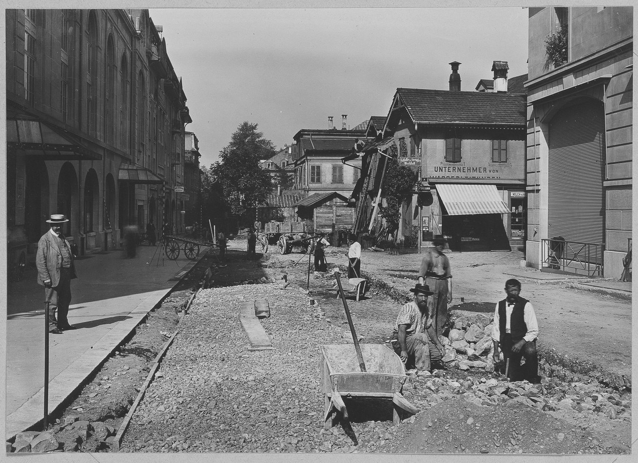 Foto aus dem aus dem Archiv: Strassenbauarbeiten damals