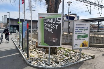 Plakat beim Bahnhof Muri-Gümligen. . Vergrösserte Ansicht