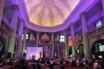 Festival der Kulturen. Vergrösserte Ansicht