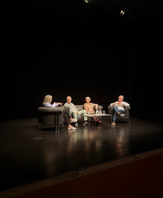 Standbild Sofagespräch (002)