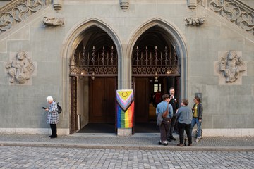 Eingang Rathaus Bern. Vergrösserte Ansicht