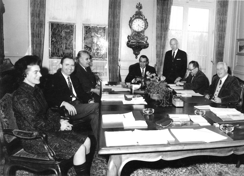 Gemeinderat der Stadt Bern im Sitzungszimmer 1971