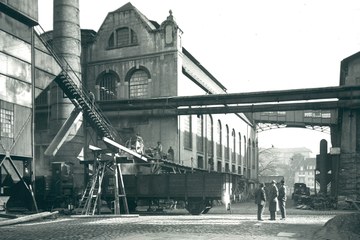 Gaswerkbahn und Fabrikanlage. Vergrösserte Ansicht