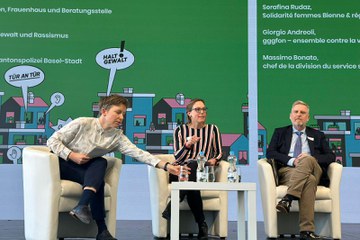 Podiumsdiskussion mit Giorgio Andreoli, Regula Rescalli, Massimo Bonato und Serafina Rudaz. Vergrösserte Ansicht
