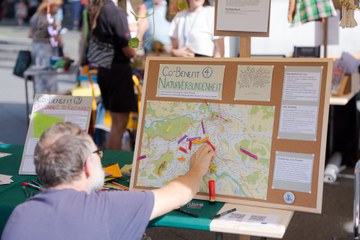 Eröffnungsfest Berner Nachhaltigkeitstage 2025: Karte mit Co-Benefits (Foto: Manuel Lopez). Vergrösserte Ansicht